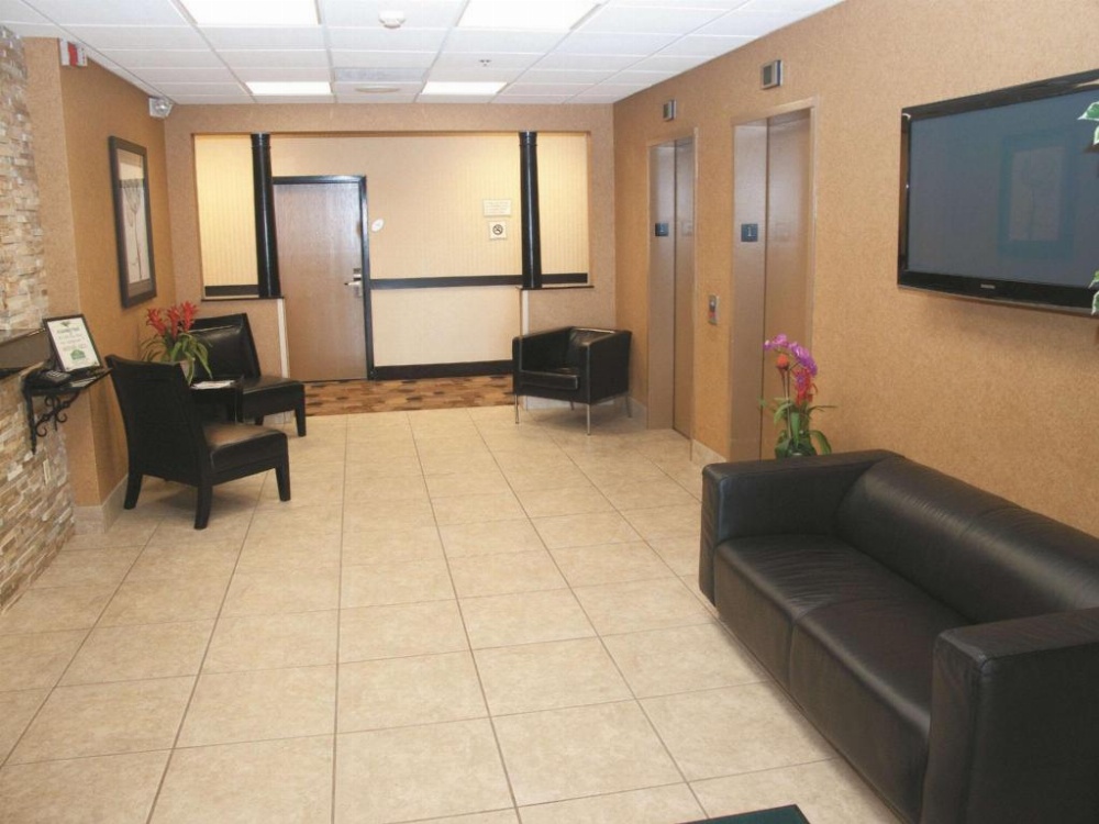 La Quinta Inn & Suites by Wyndham Maingate Fort Jackson